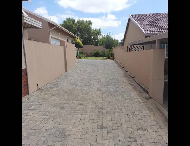 2 BEDROOM TOWNHOUSE FOR SALE IN ALBERTON CENTRAL